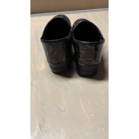 Dansko Professional Whirl Patent Clog Womens size 9.5-10 EUR40 - Picture 4 of 16